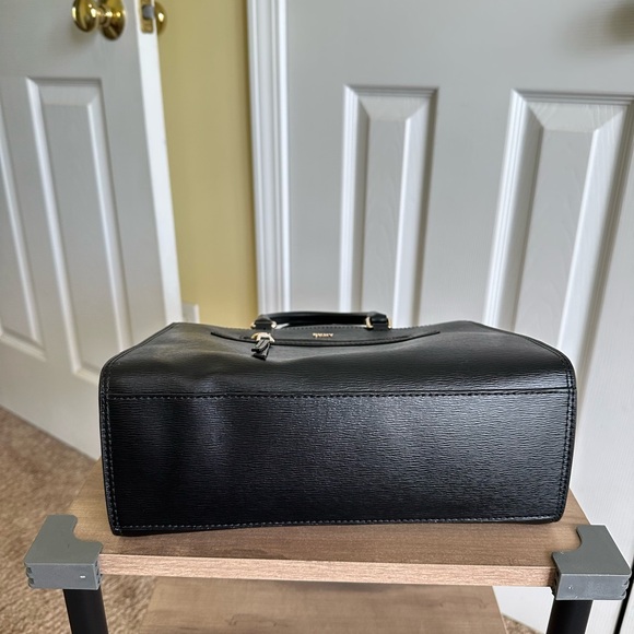 DKNY Black Leather Handbag Satchel in Like New Condition - Picture 5 of 9